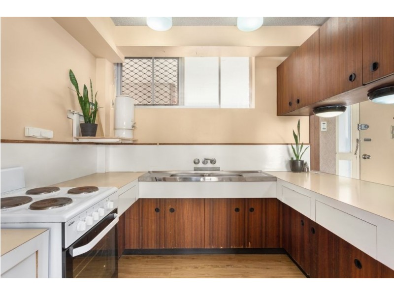 13/32 Powell Crescent, Coolangatta QLD 4225