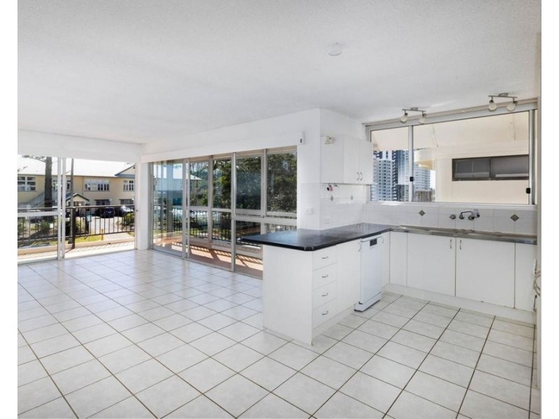 3/32 Powell Crecent, Coolangatta QLD 4225