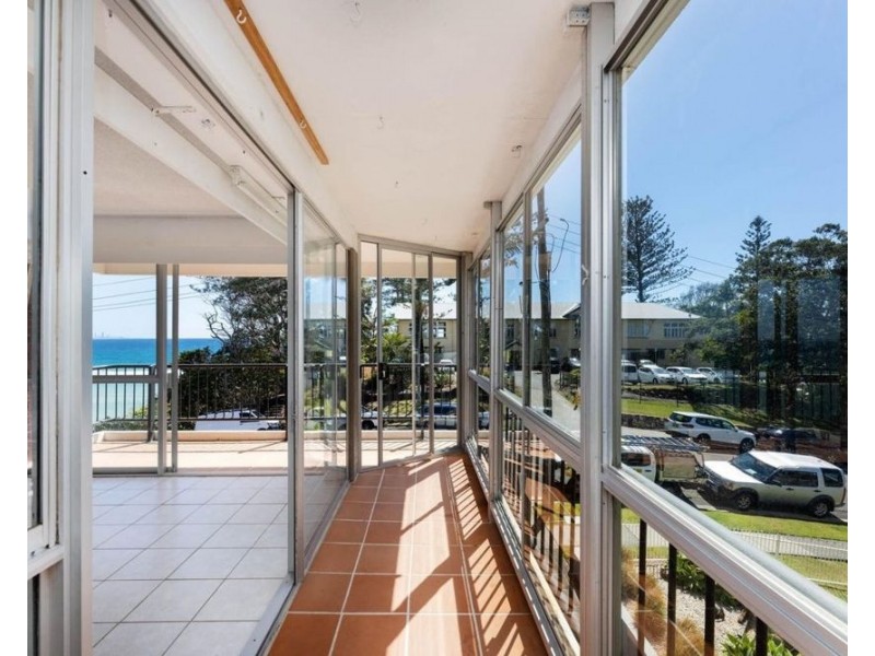 3/32 Powell Crecent, Coolangatta QLD 4225