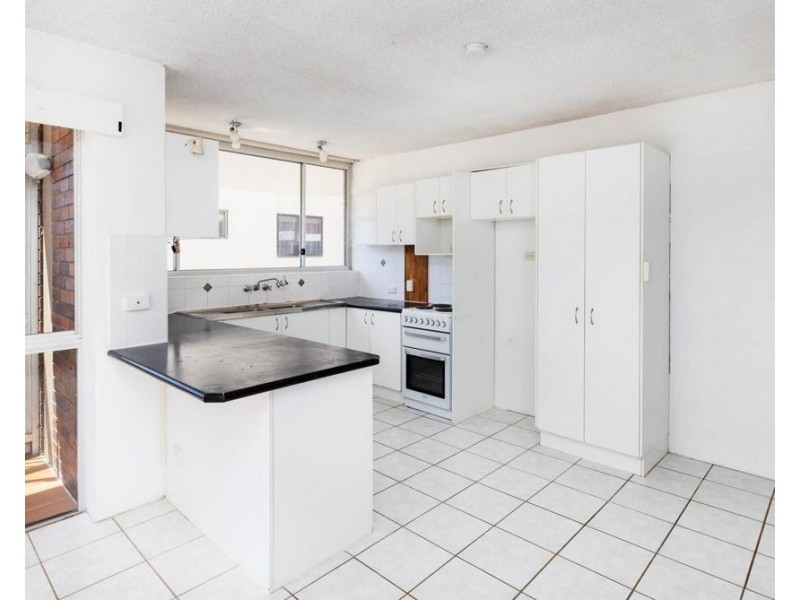 3/32 Powell Crecent, Coolangatta QLD 4225