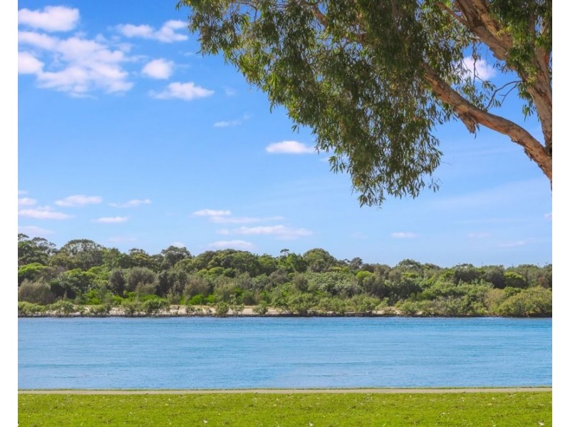 1/12 Keith Compton Drive, Tweed Heads NSW 2485
