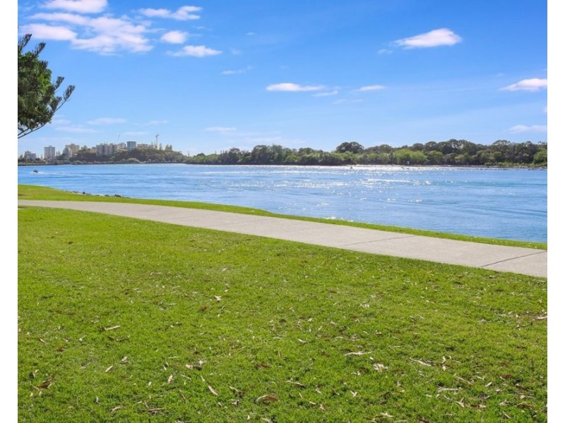 1/12 Keith Compton Drive, Tweed Heads NSW 2485
