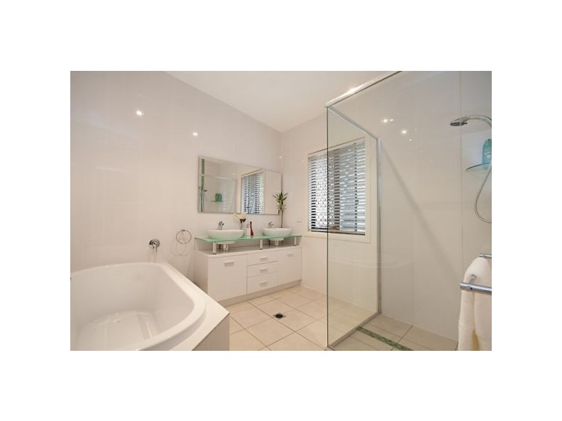 7 Dromara Ct, Banora Point NSW 2486