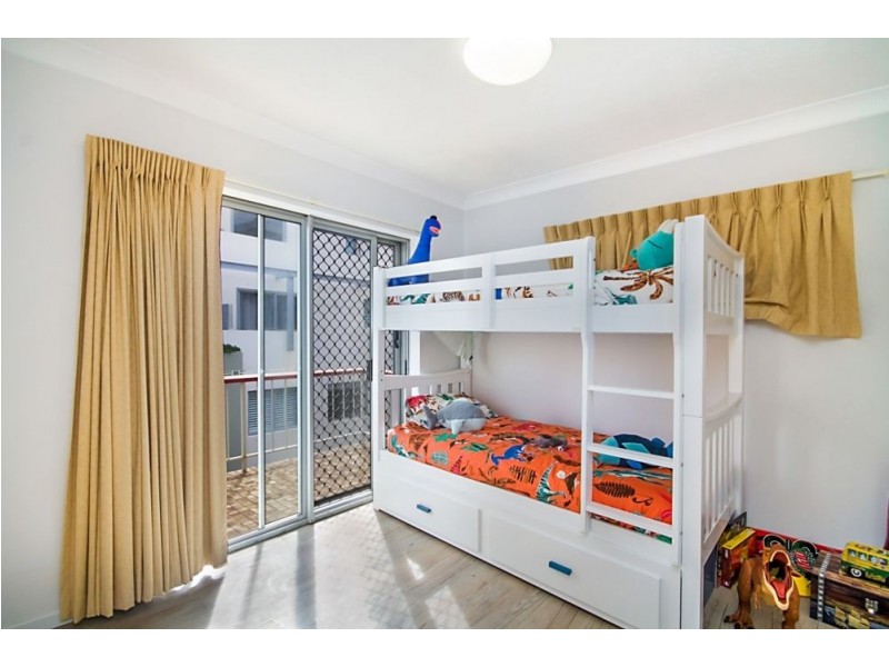 9/4 Hill Street, Rainbow Bay QLD 4225