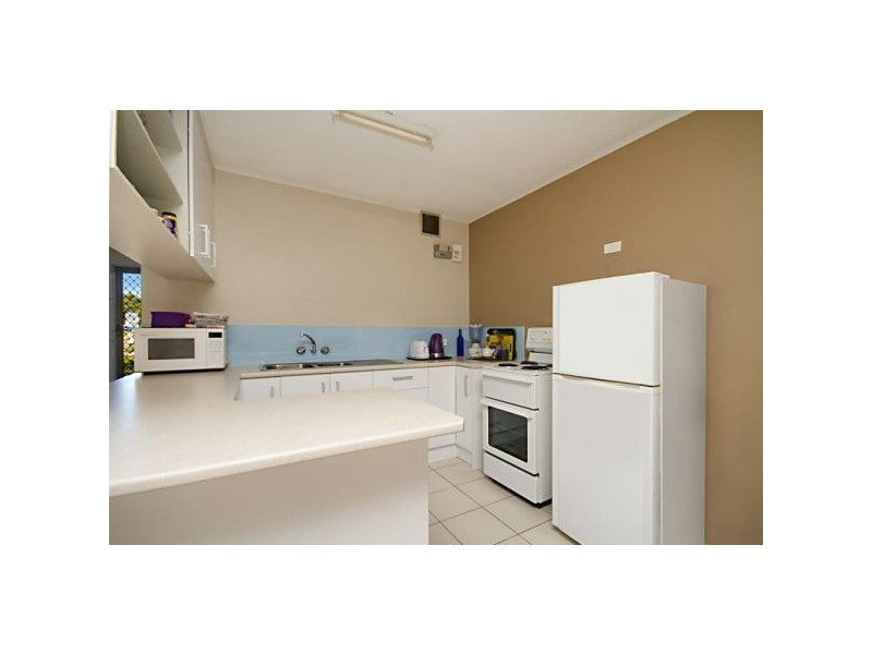 2/23 Coolangatta Rd, Kirra QLD 4225