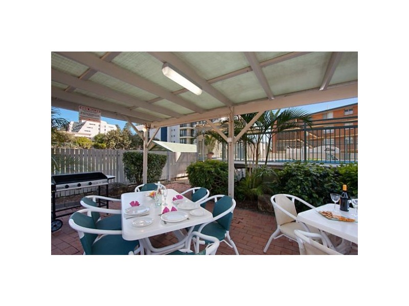 11/3-5 Ward Street, Rainbow Bay QLD 4225