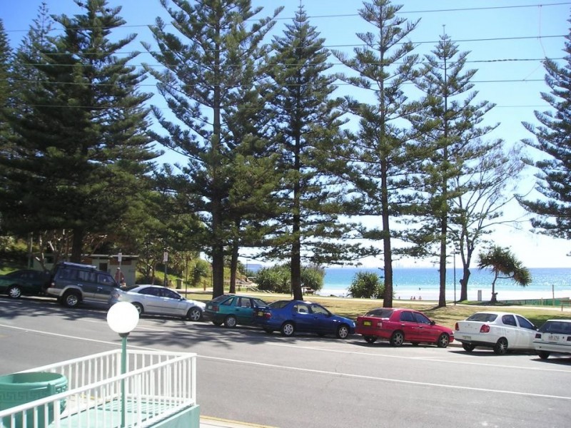 2/162 Marine Parade, Coolangatta QLD 4225