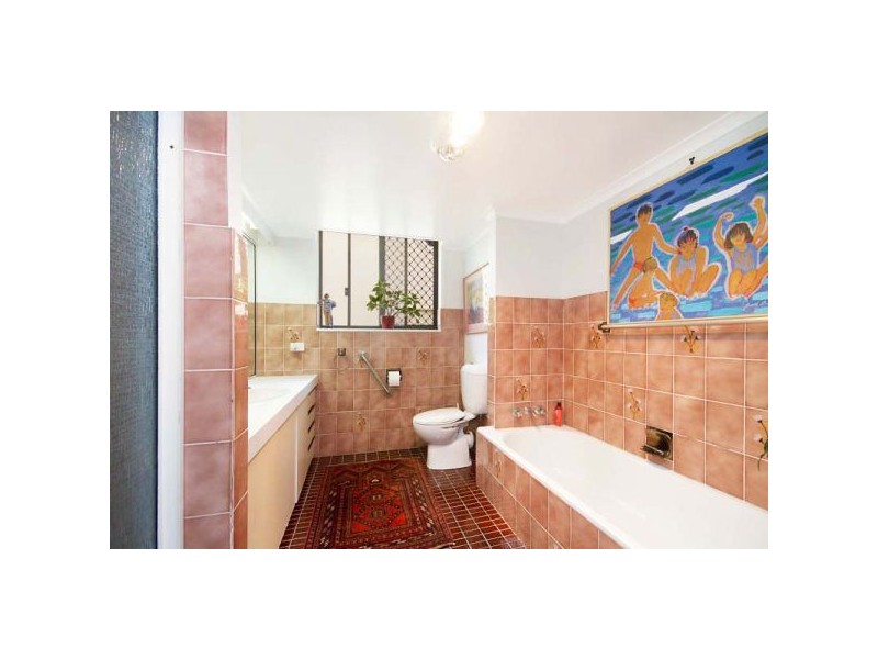 4/7 Ward Street, Rainbow Bay QLD 4225