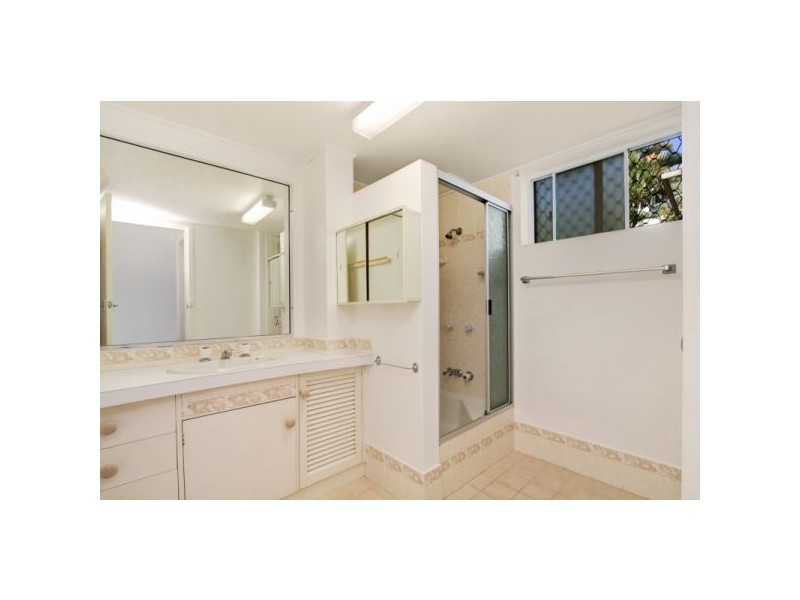 1/50 Mclean Street, Coolangatta QLD 4225