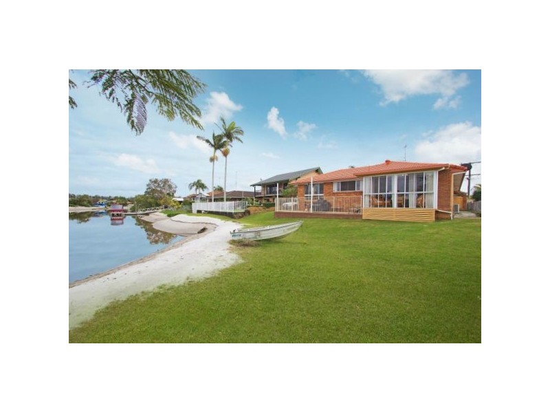 26 Blue Waters Crescent, Tweed Heads West NSW 2485