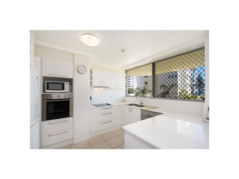 202/255 Boundary St, Rainbow Bay QLD 4225