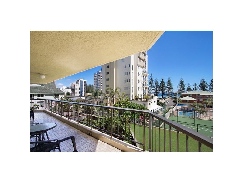 202/255 Boundary St, Rainbow Bay QLD 4225