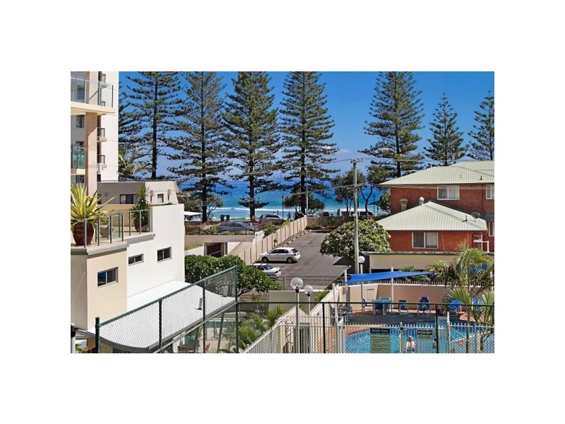 202/255 Boundary St, Rainbow Bay QLD 4225