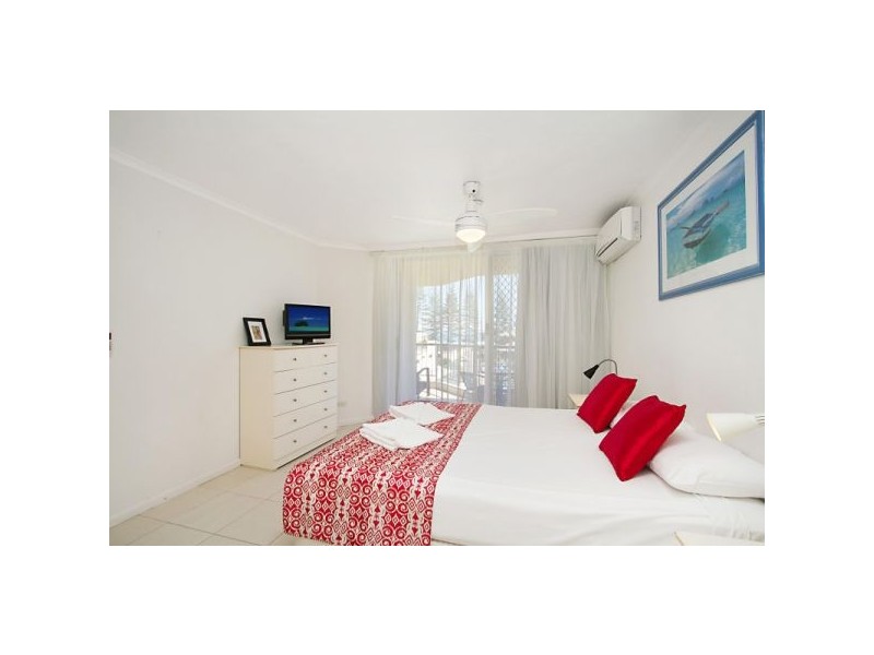 202/255 Boundary St, Rainbow Bay QLD 4225