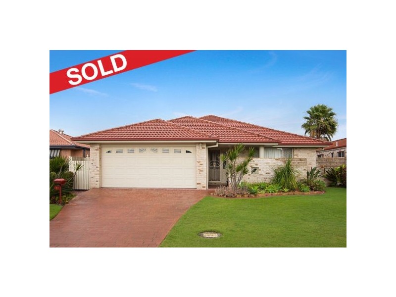 6 Narara Crescent, Banora Point NSW 2486