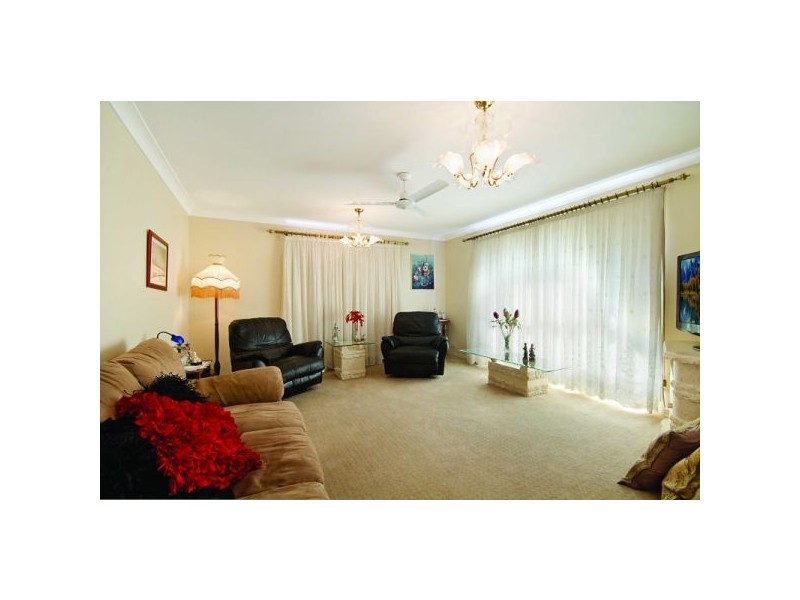 6 Narara Crescent, Banora Point NSW 2486