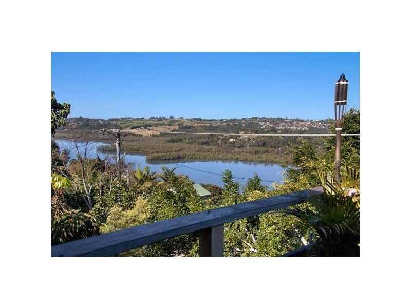 20 Broadwater Esplanade, Bilambil Heights NSW 2486