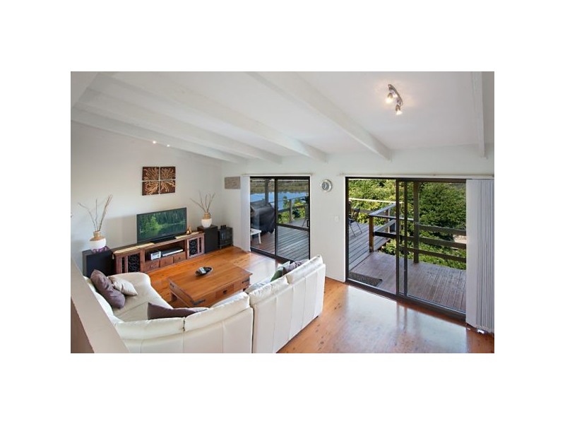 20 Broadwater Esplanade, Bilambil Heights NSW 2486