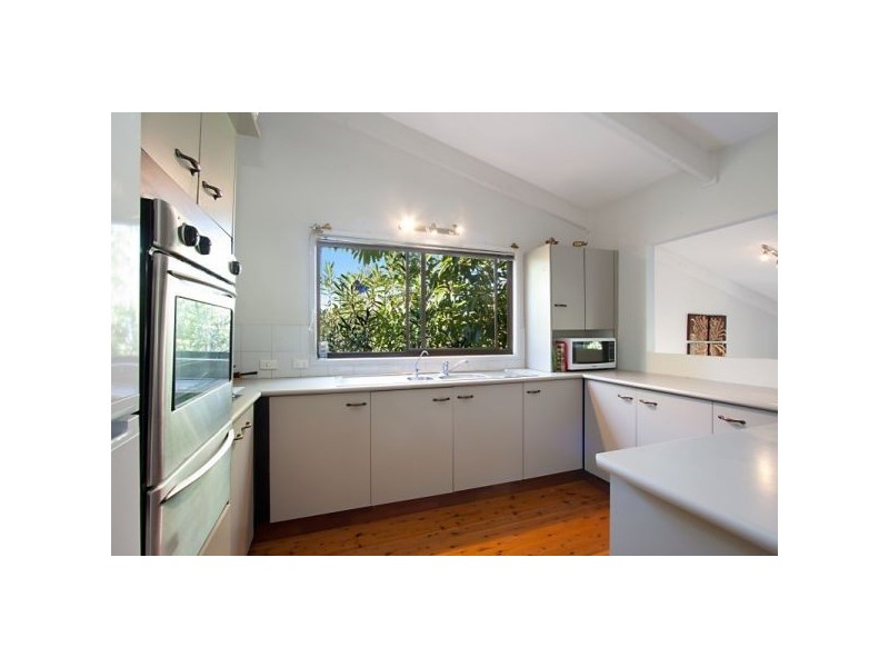 20 Broadwater Esplanade, Bilambil Heights NSW 2486