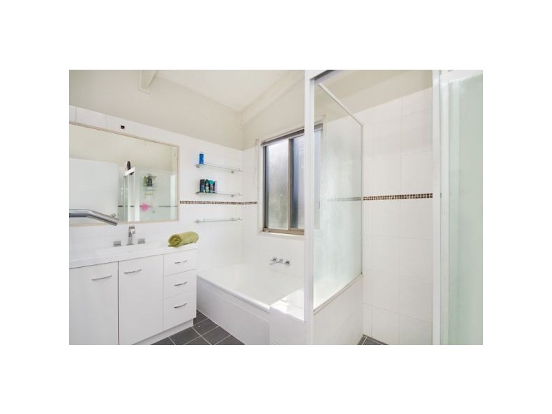 20 Broadwater Esplanade, Bilambil Heights NSW 2486