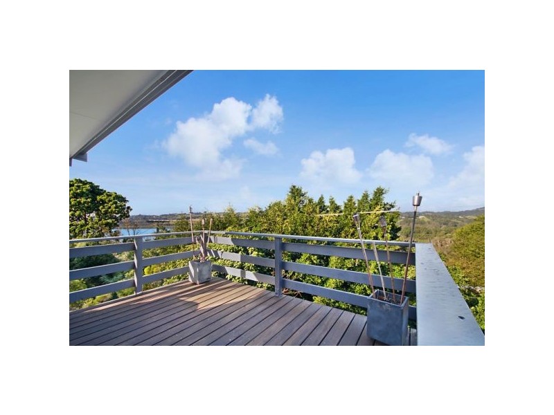 20 Broadwater Esplanade, Bilambil Heights NSW 2486