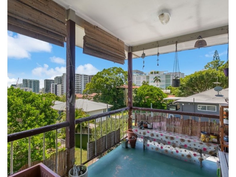 25 Rutledge Street, Coolangatta QLD 4225