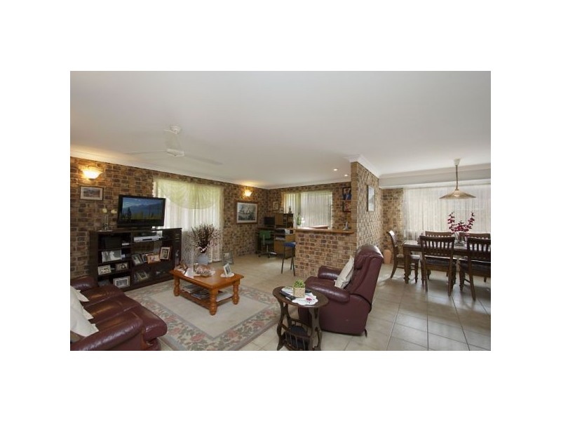77 Glen Ayr Drive, Banora Point NSW 2486
