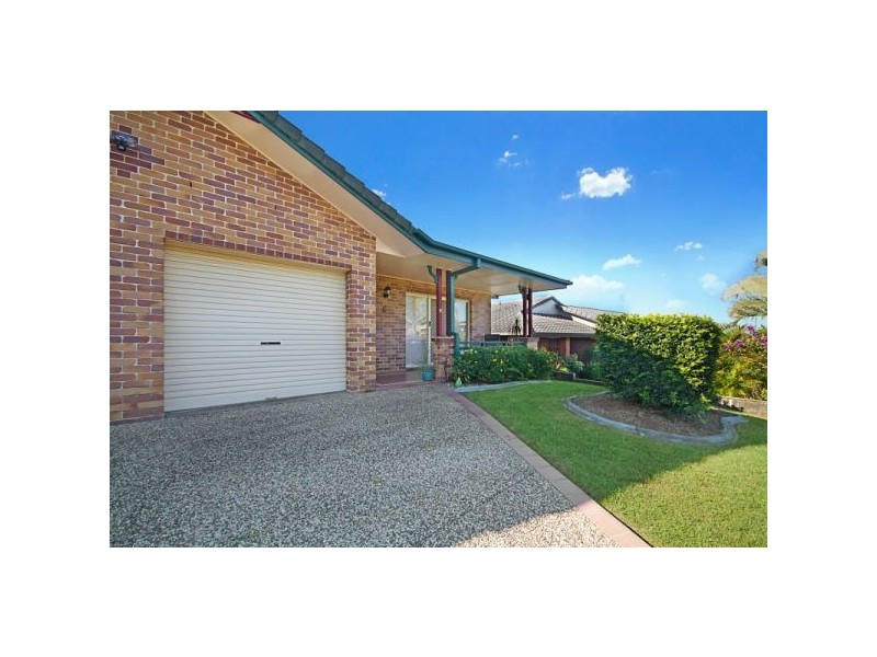 2/2 Amaroo Drive, Banora Point NSW 2486