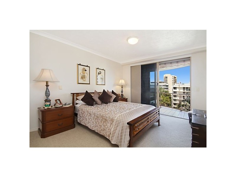 4/6 Petrie Street, Rainbow Bay QLD 4225