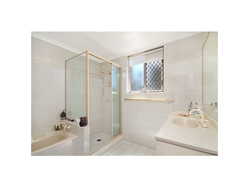 4/6 Petrie Street, Rainbow Bay QLD 4225