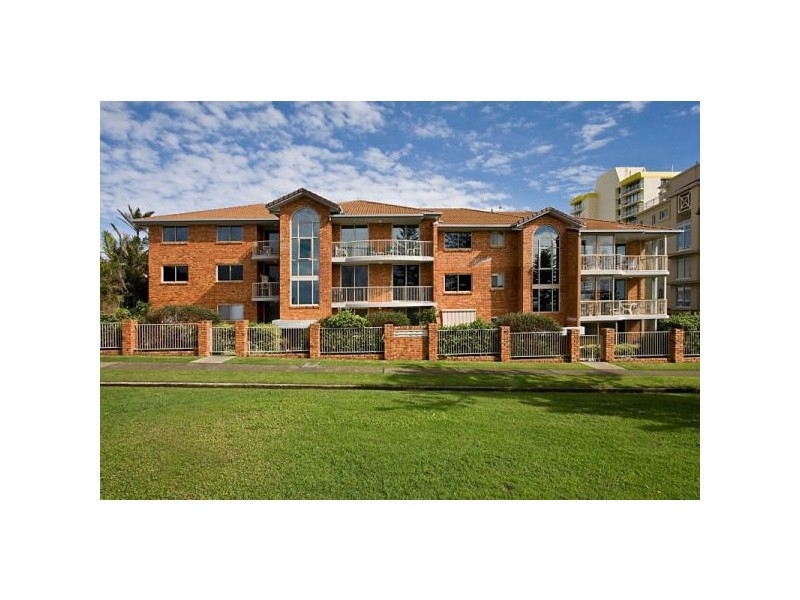 4/6 Petrie Street, Rainbow Bay QLD 4225