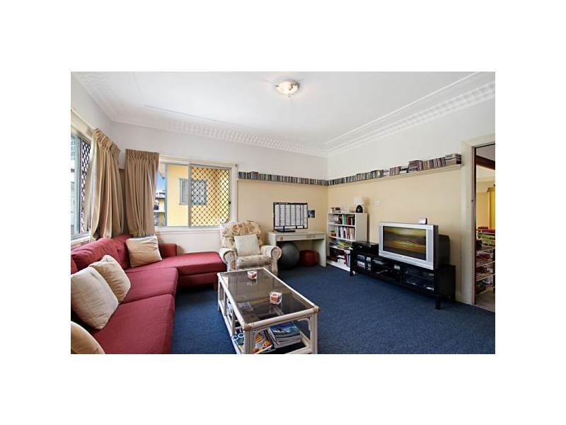 10 Coyne Street, Kirra QLD 4225