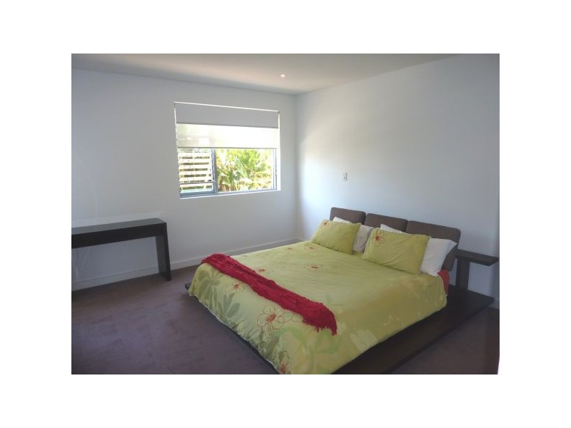 1/2-4 Boundary Lane, Rainbow Bay QLD 4225