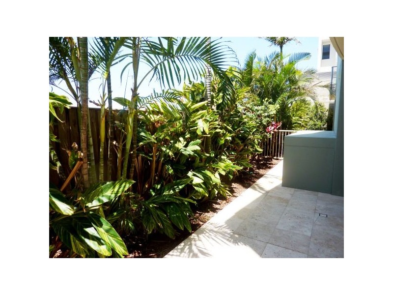 1/2-4 Boundary Lane, Rainbow Bay QLD 4225