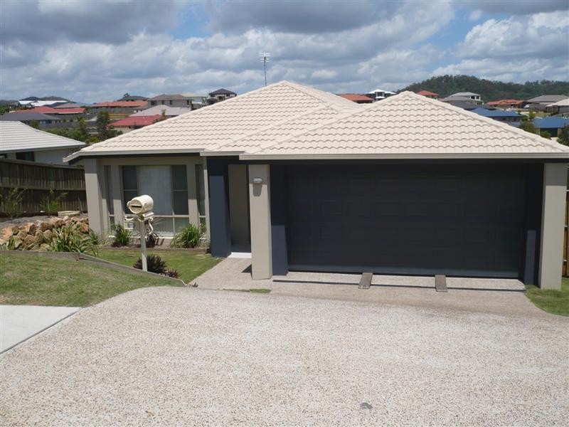 2  Alford lane , Pacific Pines QLD 4211