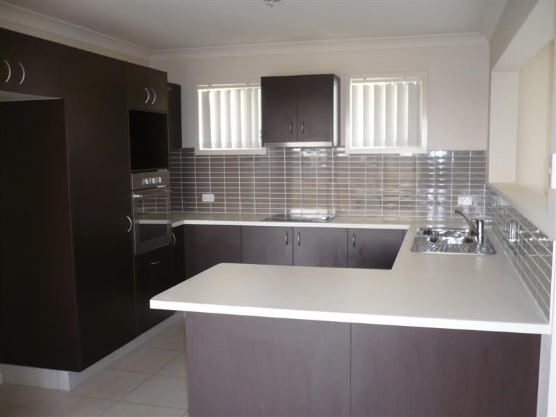 2  Alford lane , Pacific Pines QLD 4211