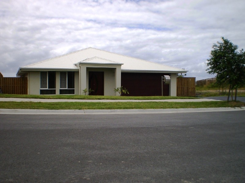 Pacific Pines QLD 4211