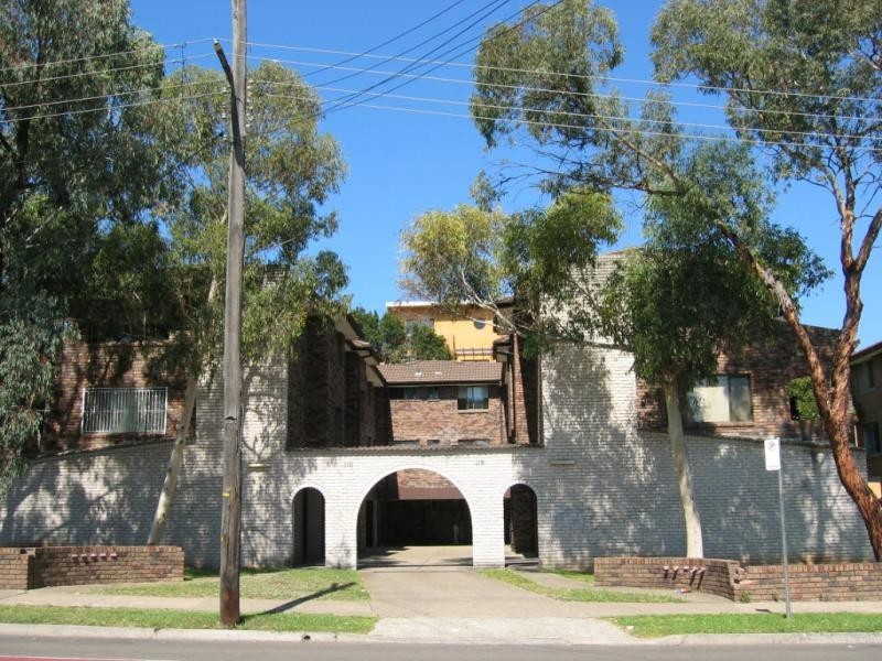 8/116-118 Moore Street, Liverpool NSW 2170