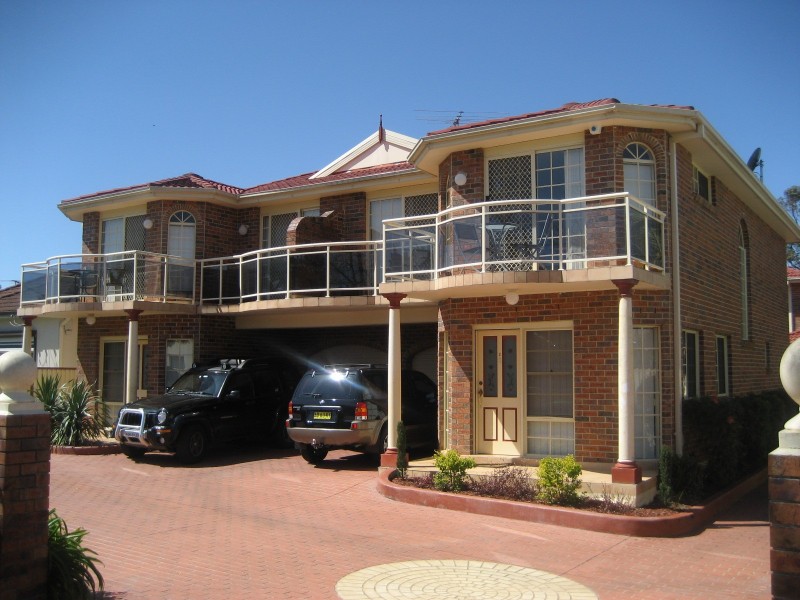 2/26 ORCHARD RD, Bass Hill NSW 2197