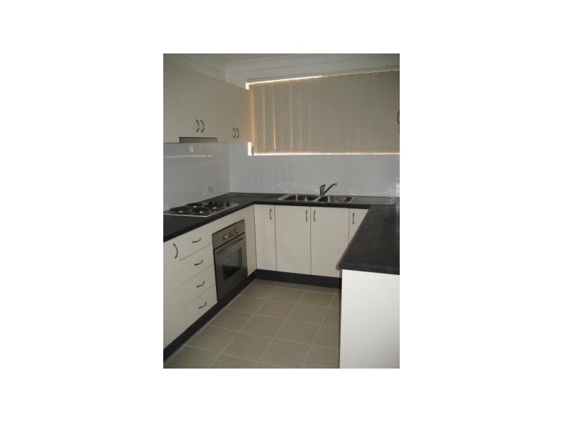 8/35 the ave, Granville NSW 2142