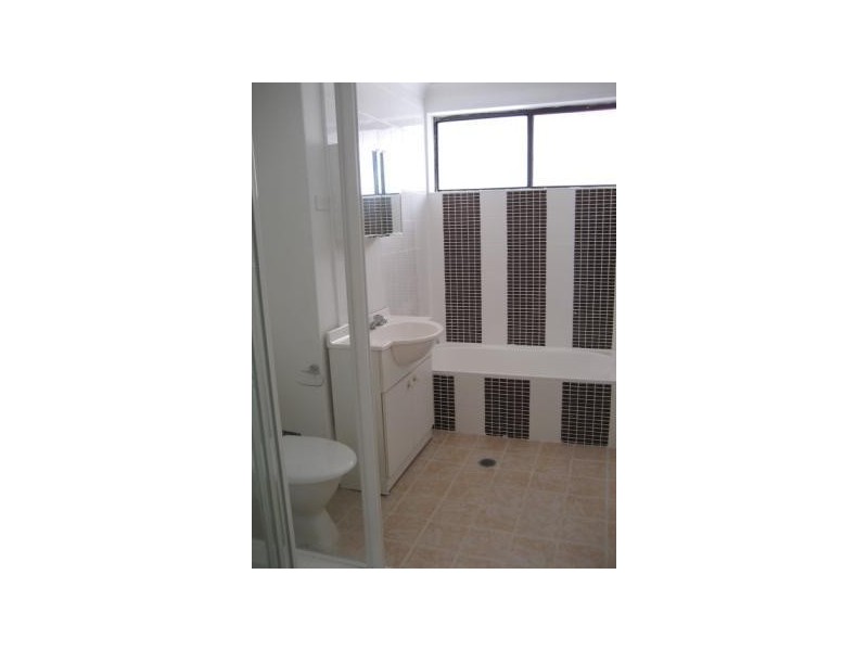 8/35 the ave, Granville NSW 2142