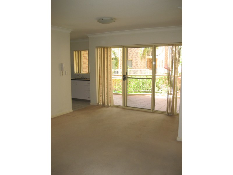 3/187  Sandal Cres, Carramar NSW 2163