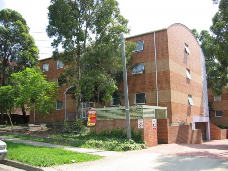 2/8-10 DELLWOOD ST, Bankstown NSW 2200