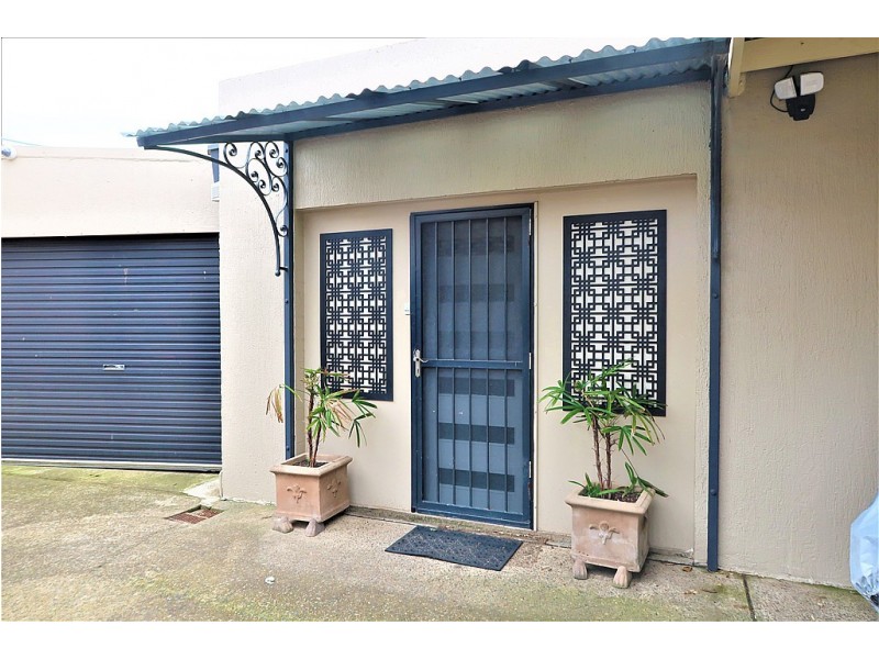 99 Wangee Rd, Greenacre NSW 2190