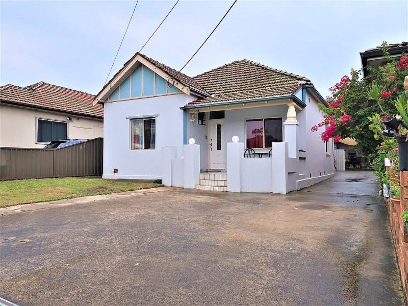 13 Warwick St, Punchbowl NSW 2196