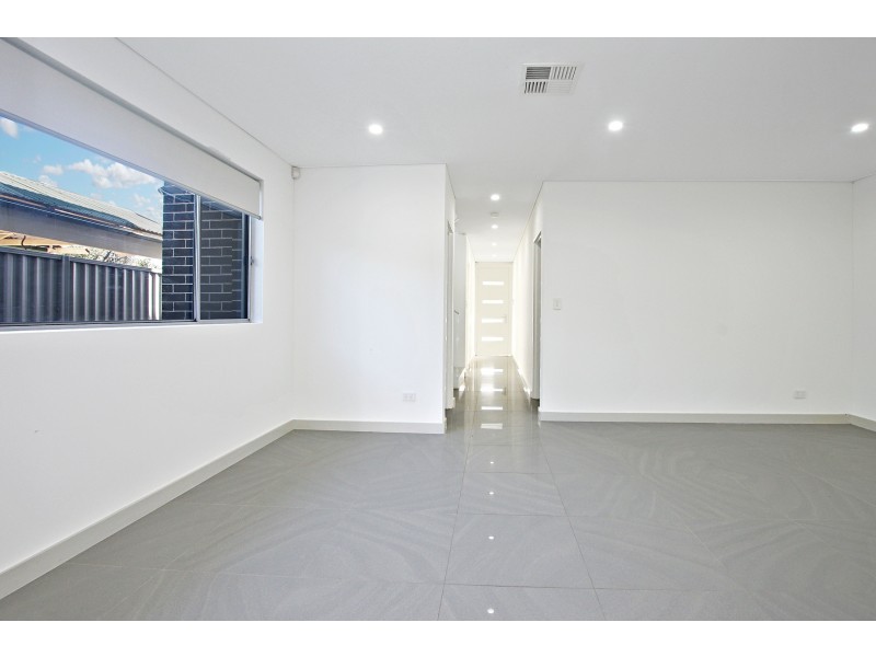 10A Wewak Rd, Holsworthy NSW 2173