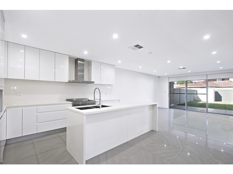 10A Wewak Rd, Holsworthy NSW 2173