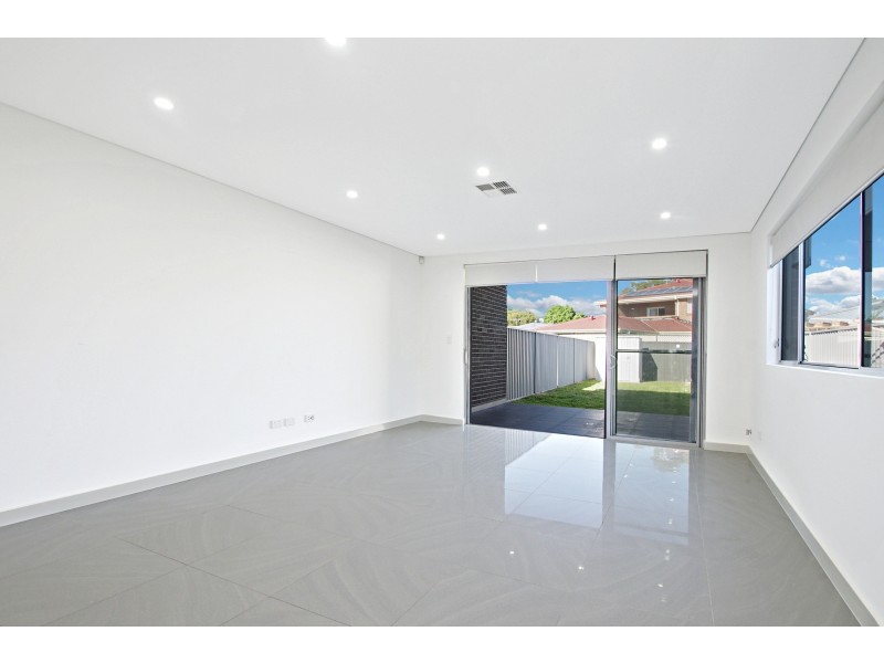 10A Wewak Rd, Holsworthy NSW 2173