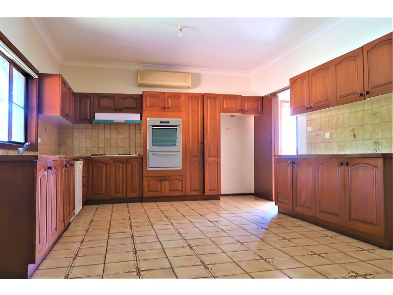 2 Binalong road, Pendle Hill NSW 2145