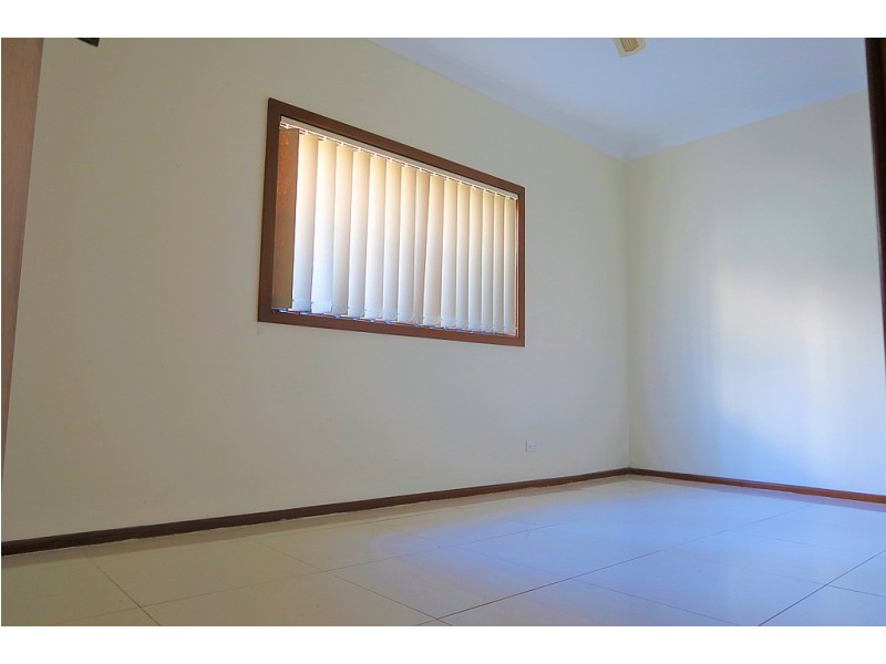 2 Binalong road, Pendle Hill NSW 2145